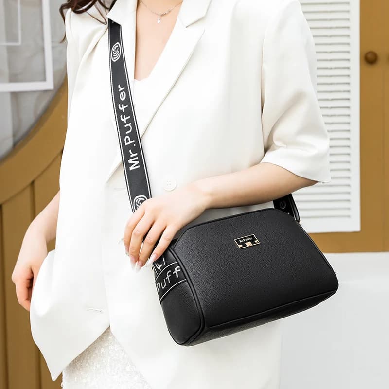 Genuine Leather Bearing Shoulder Bag for Women, Great Capacity, Boston Style, Single Shoulder Bag