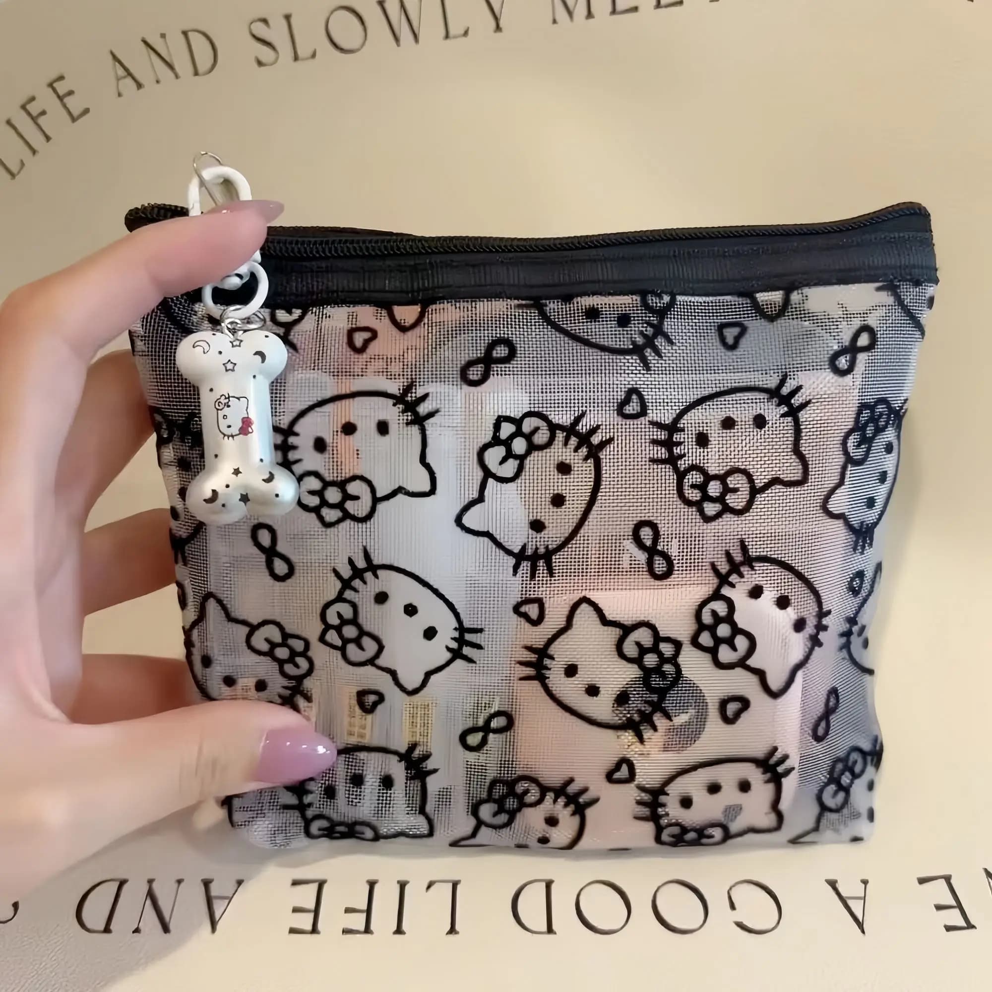 Hello Kitty Handbag in Transparent Network, Style Carton, Simple and Fashion Portable Make-up Bag, Headphone Case, Gift for Holidays