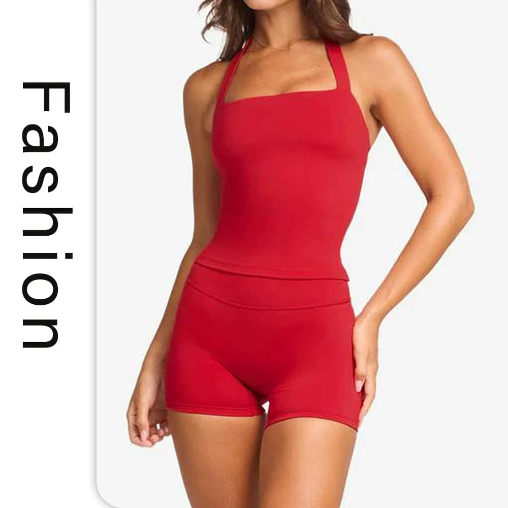 Sexy yoga set in 2 pieces with American neckline with sports vest padded on the chest, tight and fashionable shorts and women's fitness clothing