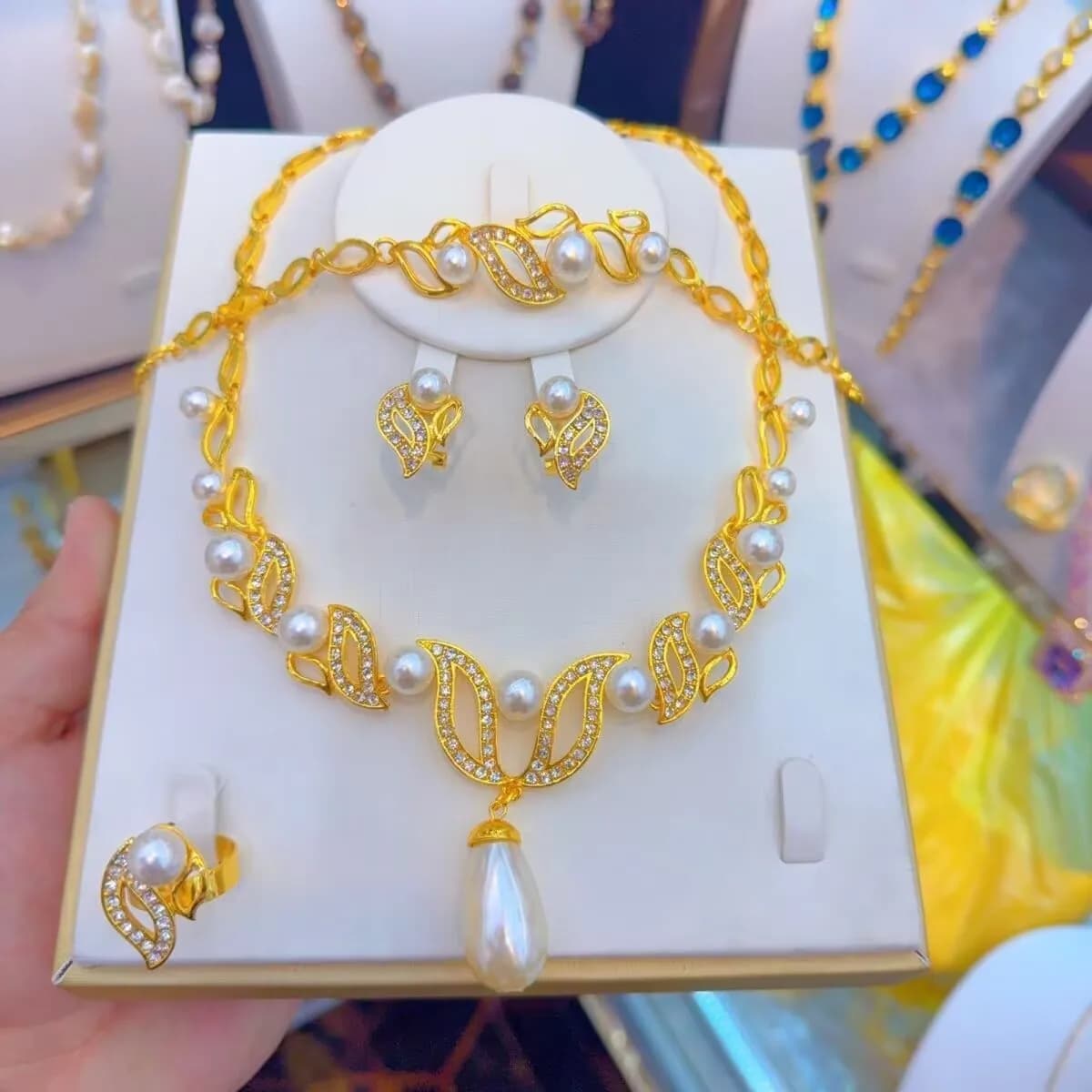 Nuovo UK 24K placcato oro collana orecchini anelli bracciali romantico set di gioielli per la festa nuziale per gli amanti YY10920