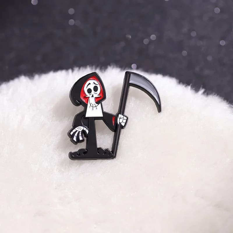 Character Brooch Cartoon Ghost Holding Knife Metal Badge Small Accessories Wholesale Hat Pins for Caps Backpack Pin Lapel Badges