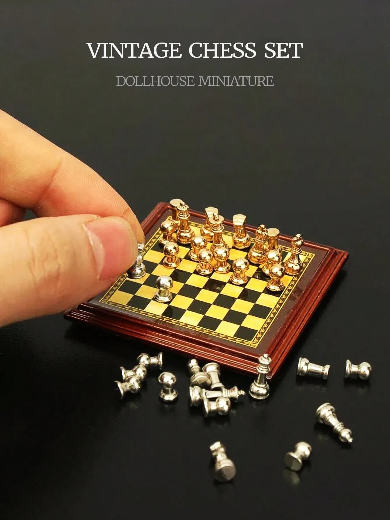 1 set di scacchi in miniatura per casa delle bambole, in metallo non magnetico, scala 1:6 1:12, mini giocattolo di simulazione, decorazione per soggiorno, studio, casa delle bambole