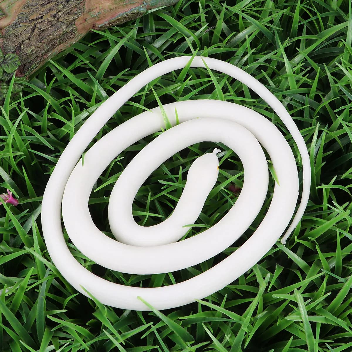Serpente Finto Altamente Realistico, Simulazione di Serpente per Scherzi, Dissuasore per Gatti e Uccelli, Portatile, Accessorio per Costumi da Festa, Bianco