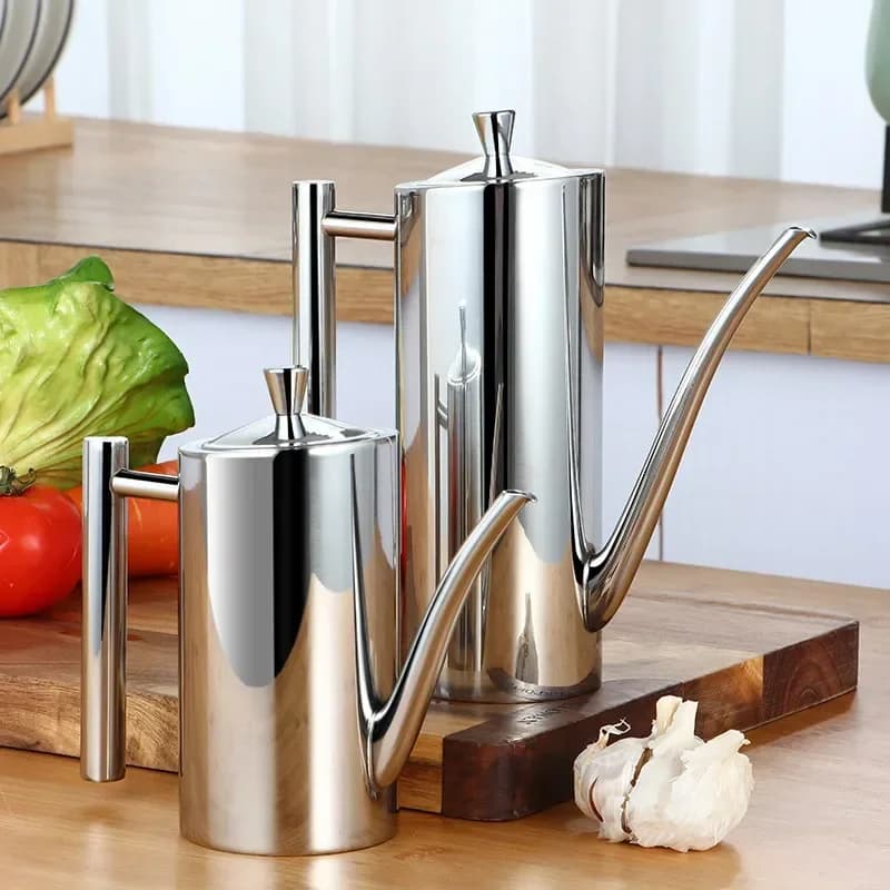 Stainless Steel Olive Oil Bottle Vinegar Juice Dispenser Blender For Condiments Oil Tank Kitchen Accessories 500/700 Ml