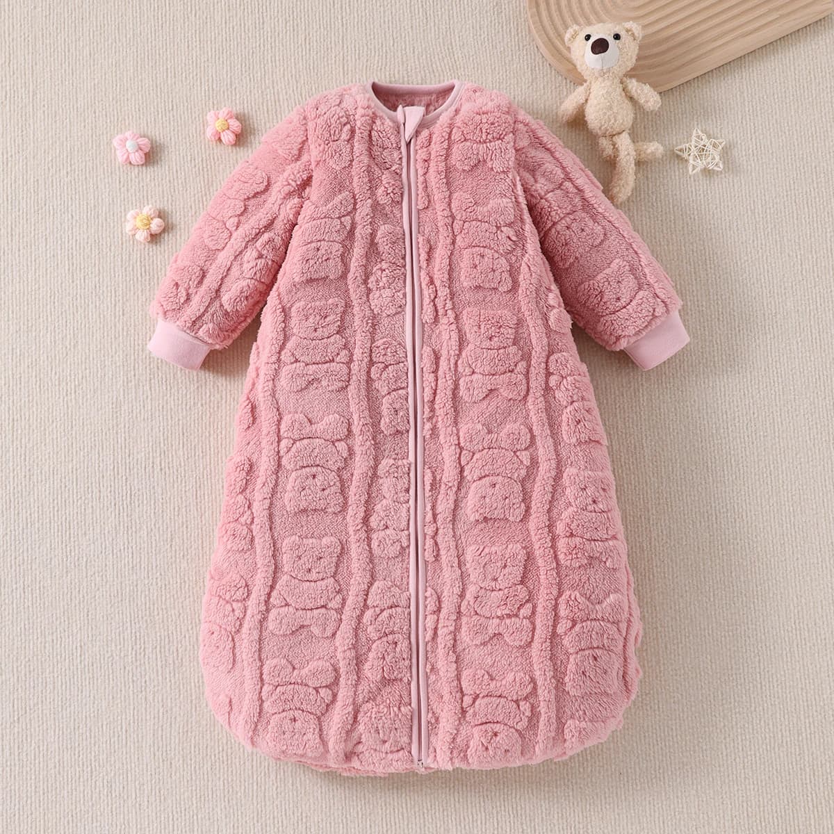 Jacquard Slim Velvet Long Sleeved Zippered Bag with Teddy bear is cute and suitable for autumn and winter baby bags