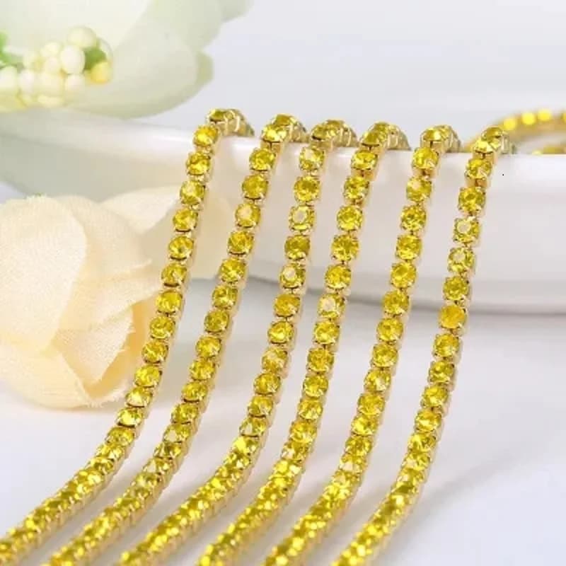 1 yard/pezzo SS6 giallo limone catena di strass di cristallo di vetro, fondo dorato cucire sulle catene di tazze per decorazioni di borse per indumenti fai da te