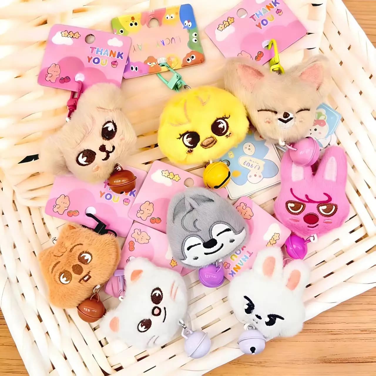 Portachiavi in peluche SKZOO, portachiavi con campanello a forma di testa di bambola cartone animato Stray Kids KPOP, accessori pendenti per borsa, regali per i fan
