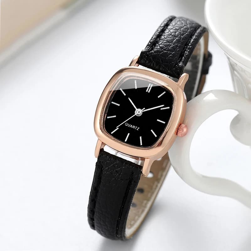 Fashionable Minimalist Women's Watch Quartz With Leather Strap With Small Square Dial For Girl's Watch (No Box)