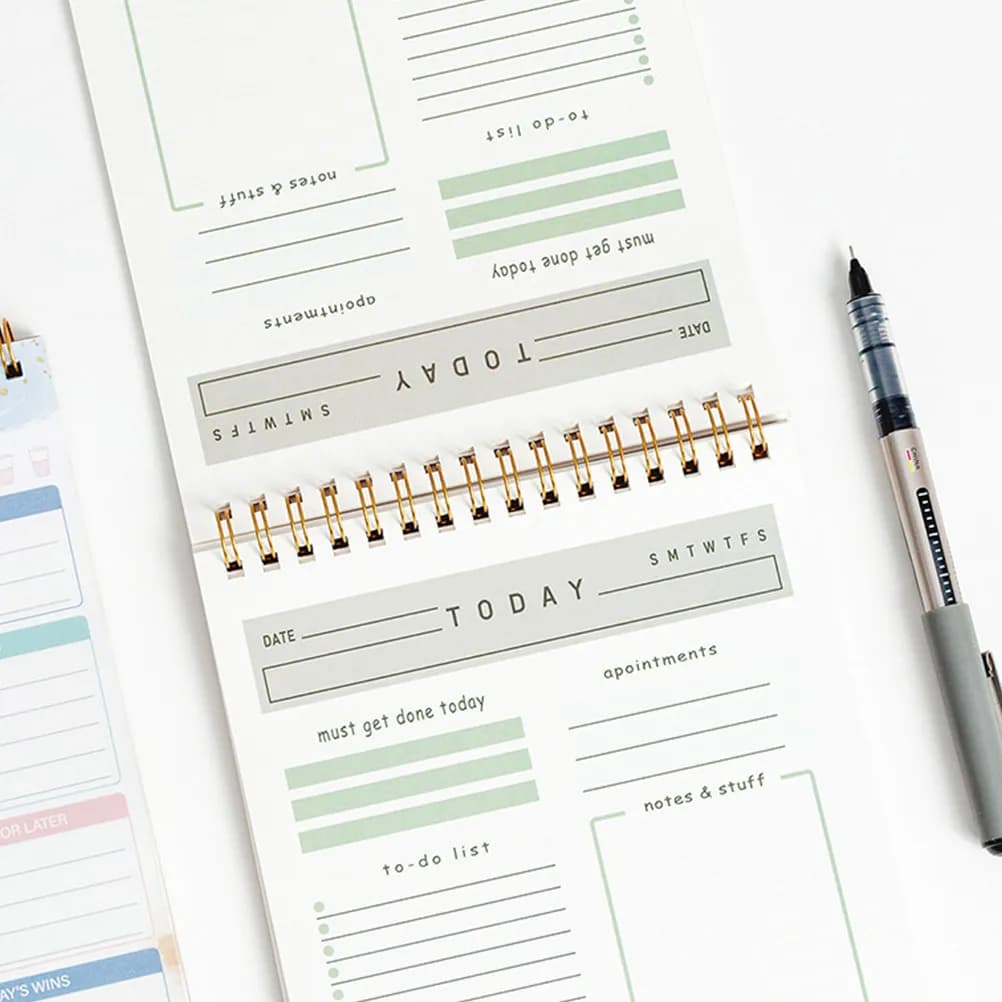 Agenda Giornaliera in Inglese A5 con Spirale per Lavoro, Scuola e Uso Personale, Design Minimalista, Pagine Staccabili per Compiti Quotidiani