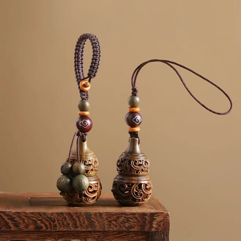 Natural Green Sandalwood Hollow Gourd Car Key Ring Pendant Men's Female Birth Year Hanging Ornaments