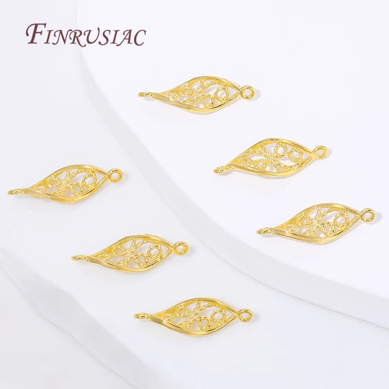 Connettore a Foglia Traforata Placcato Oro 18K con 2 Fori, Componenti per Gioielli Fai-da-Te, Accessori per Creazione di Orecchini, Collane e Bracciali