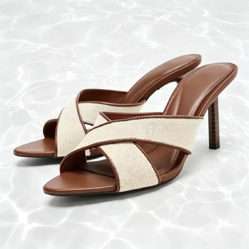 Sexy décolleté with gold pointed tip Luxury women's décolleté with metallic pattern High heel for woman Elegant back strap with heel