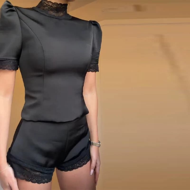 New Complete Courts in Satin with Lace Edge for Women, High Collar and Padded Shoulders, Shorts in Low Life, Spring Outfit and Summer 2026