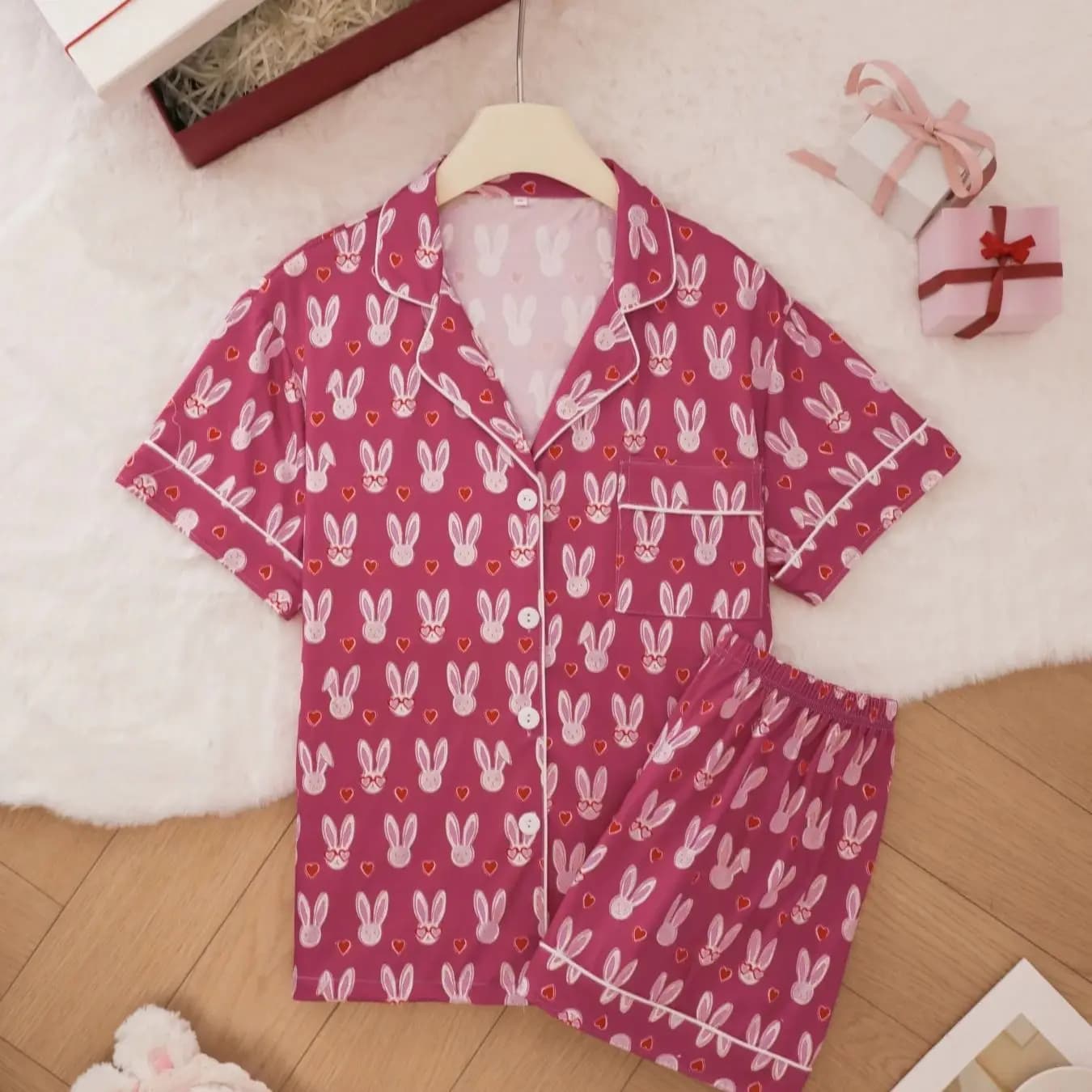 Women's pyjamas set with Rose Red Rabbit Love print, short sleeve shorts with folding collar, Sweet Home dresses