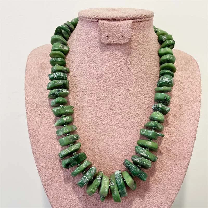 Stylish Green Coral Necklace Luxury Geometric Stone Irregular Iperbole Bow Women Wedding Love Collar Jewelry with precious stones