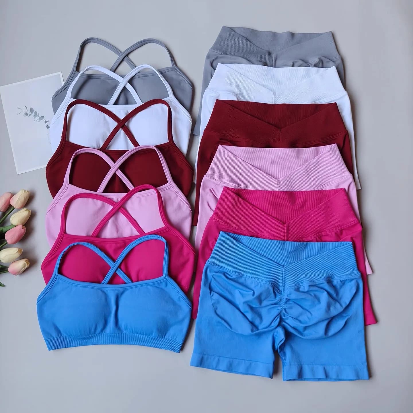 Pantaloncini a vita alta con bella schiena senza cuciture Lingerie Fitness Pesca Tuta per il sollevamento dell'anca Pilates Raccolta Gilet da yoga Set reggiseno sportivo