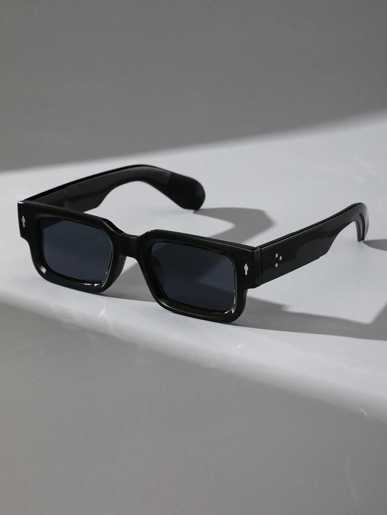 1PC Fashion Classic Square Plastic Frame Women's Fantastic Sunglasses For Men Shades of Daily Life Accessories for Glasses.
