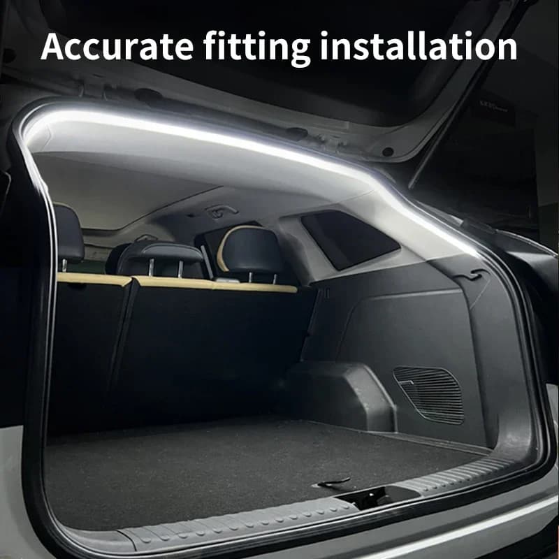 Striscia di luce ambientale per bagagliaio di un'auto per Suv Striscia di luce a LED automatica flessibile in PVC Installazione non distruttiva Universale per 12V/24V