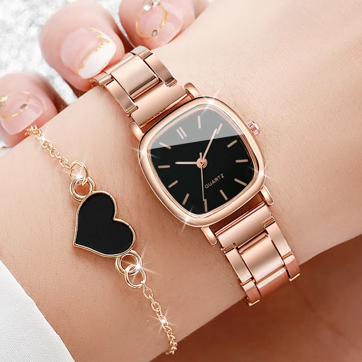 Set of 2 fashionable square women's watches with stainless steel strap, quartz watch, heart-shaped bracelet set