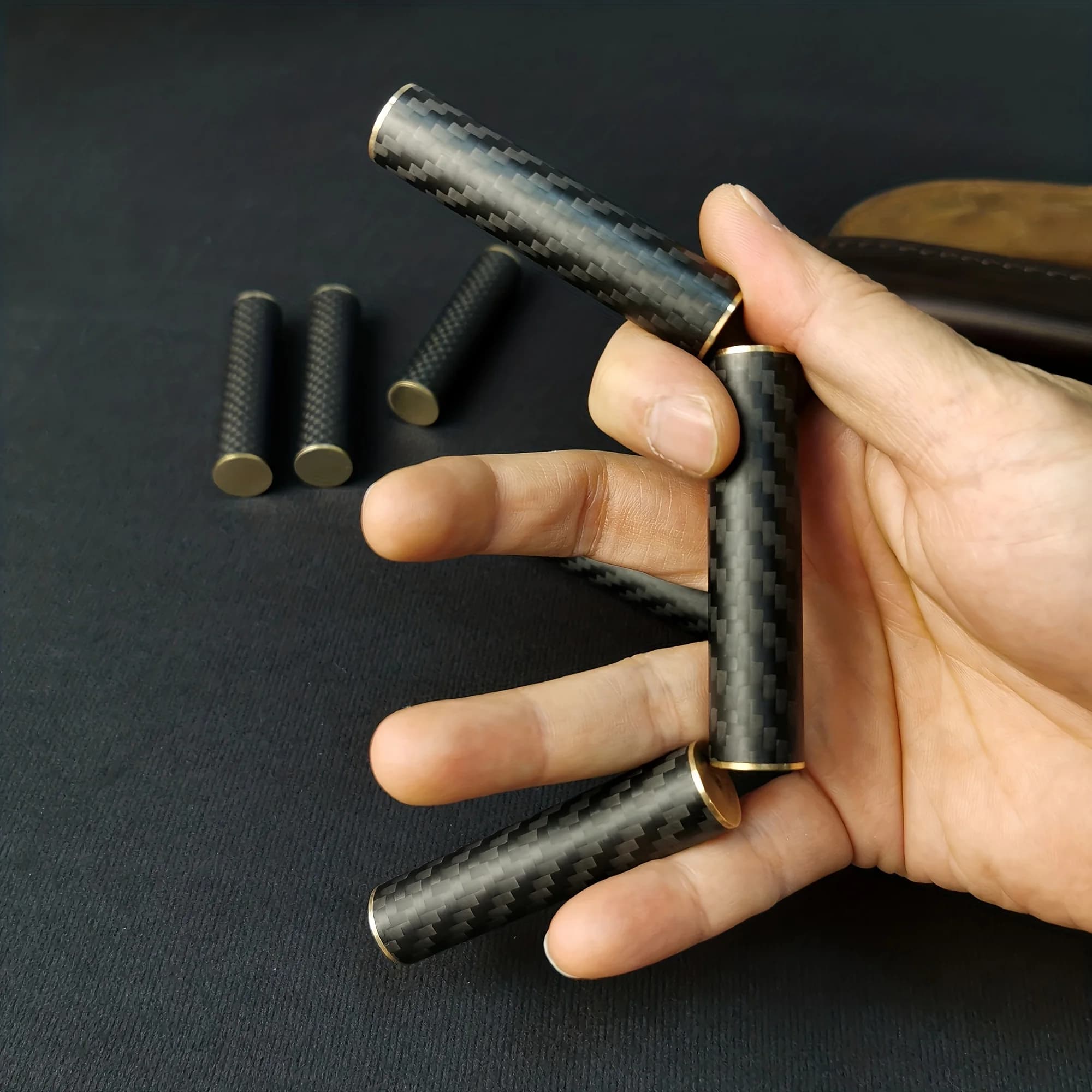 Giocattoli antistress EDC per adulti, magnetici in metallo e fibra di carbonio, bastone a tre sezioni rotante, regalo creativo