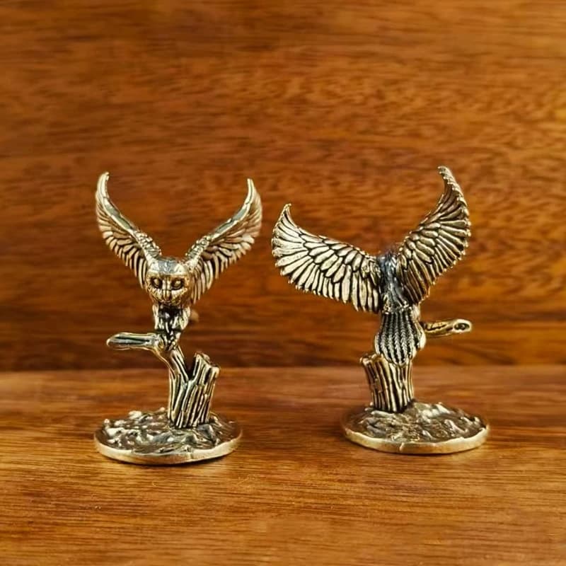 Antico ottone massiccio albero gufo figurine in miniatura retrò rame animale tè animale domestico ornamento da tavolo arredamento artigianato figurine di animali