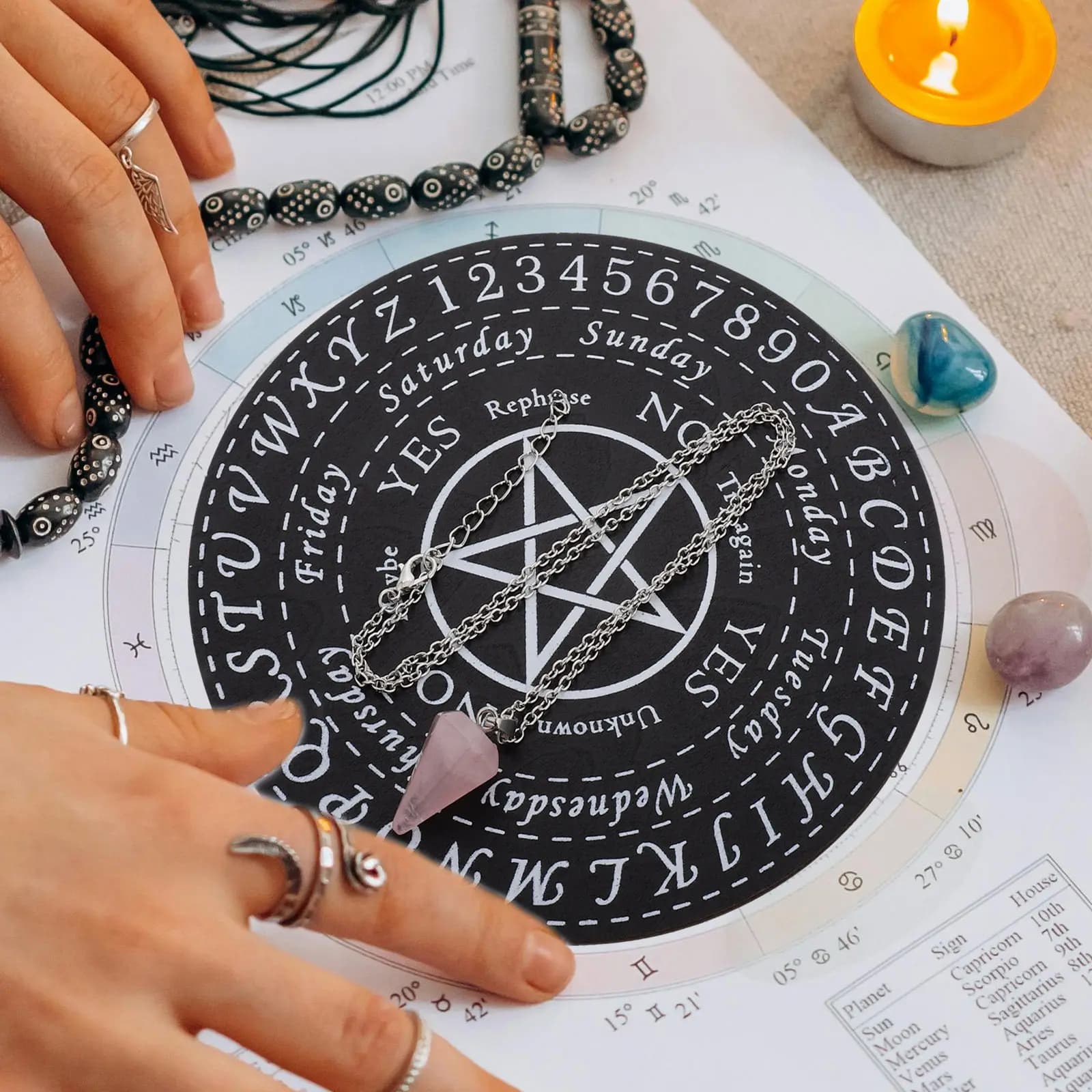 Set di 1 Tavola in Legno con Pendolo per Divinazione e Meditazione, Piatto Intagliato per Divinazione, Decorazione per la Casa, Ornamento per Rituali Spirituali da Appendere