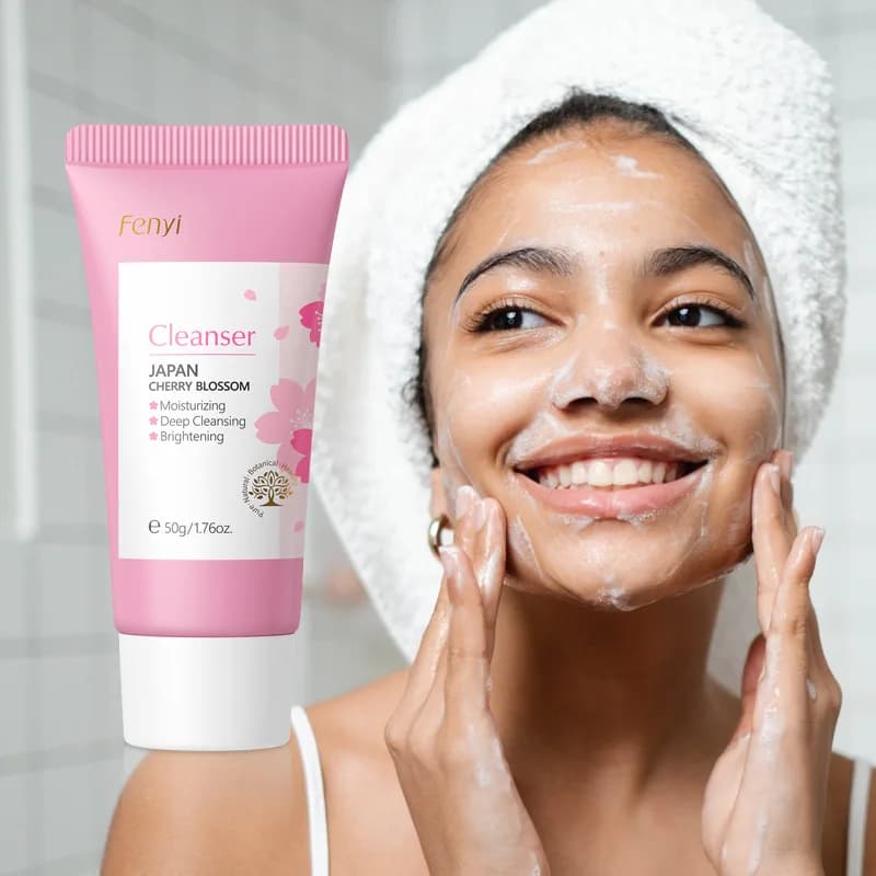Vitamina C Sakura Detergente per il viso Schiuma per il lavaggio del viso Schiuma per il lavaggio del viso Detergente per il viso Idratante Sbiancante Anti-età Cura della pelle del viso