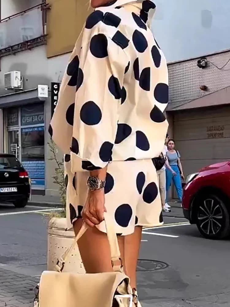 Complete with wide autumn long sleeves Fashion Street Printing polka dots Set of two pieces Women's shirt with buttons and shorts