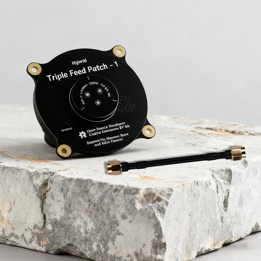 Antenna patch a tripla alimentazione da 5,8 GHz SMA / RP SMA Antenna direzionale polarizzata circolare per occhiali FPV Fatshark RC Drone