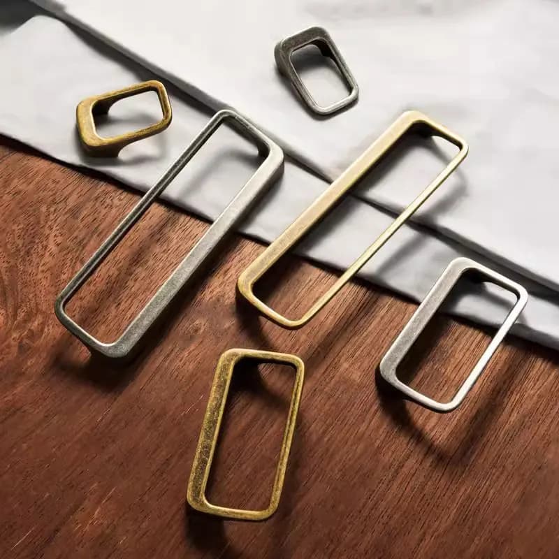 Maniglie per mobili vintage Manopole per porte dell'armadio in bronzo antico Maniglie per libreria retrò Maniglia per guardaroba per camera da letto Accessori per mobili