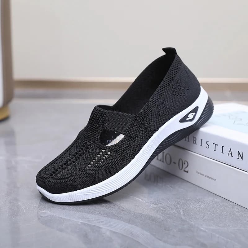 Women's casual mesh sneakers – with carved T strap and wedge-absorbed sole