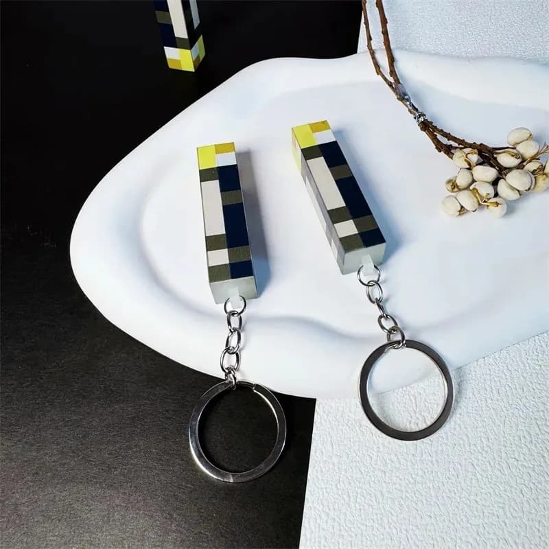 Portachiavi mini torcia a forma di cartone animato/gioco in plastica leggera ricaricabile*modello\giocattoli zaino-pendente decorativo. Regali di giocattoli per bambini! !