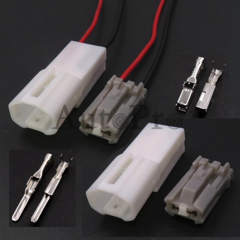 1 Set 2 fori 7283-8123-40 auto alta luce di freno presa non sigillata per auto maschio femmina spina di aggancio per Toyota MG610850-4