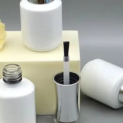 1 bottle of 15 ml white round enamel bottle large capacity split glass bottle