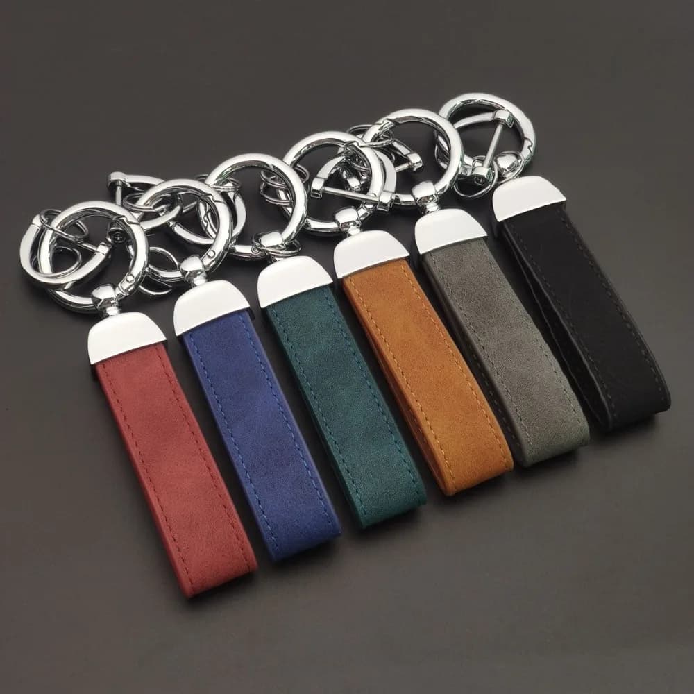 Portachiavi Personalizzato in Acciaio Inox e Pelle, Ciondolo Minimalista per Auto, Anello Portachiavi Creativo, Regalo Raffinato