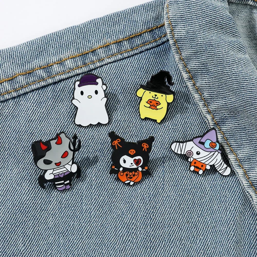 5 Pezzi Spilla in Metallo Smaltato, Distintivo con Personaggi Demon, Hello Kitty, Zucca, Kuromi, Pompompurin, per Zaino, Abbigliamento, Gioielli