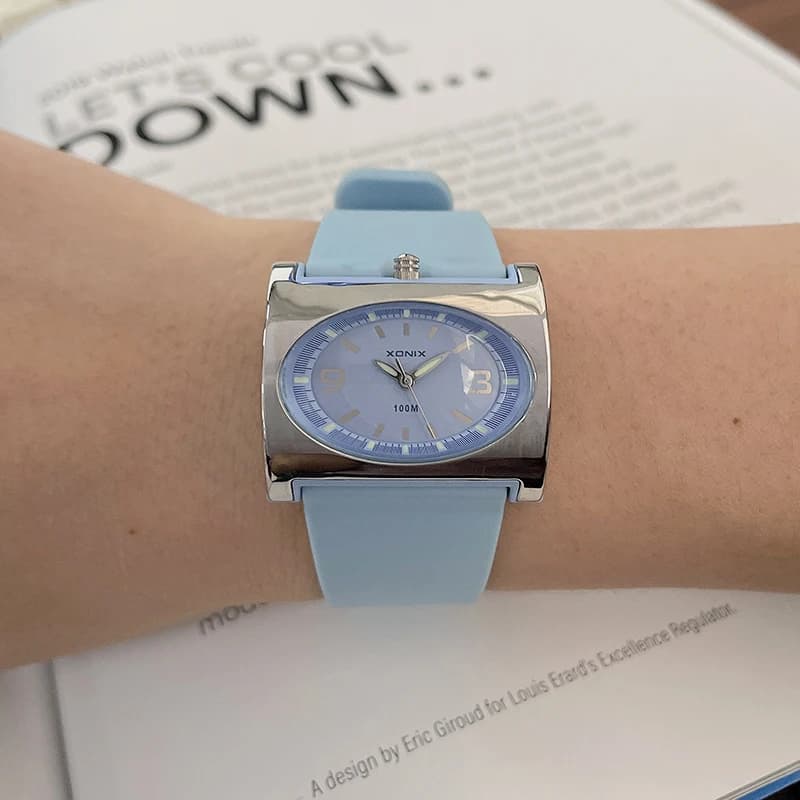 XONIX Quartz Woman New Fashion Watch Swim Dive Waterproof 100m Personality Pointer Back Student Electronic Watch WQ