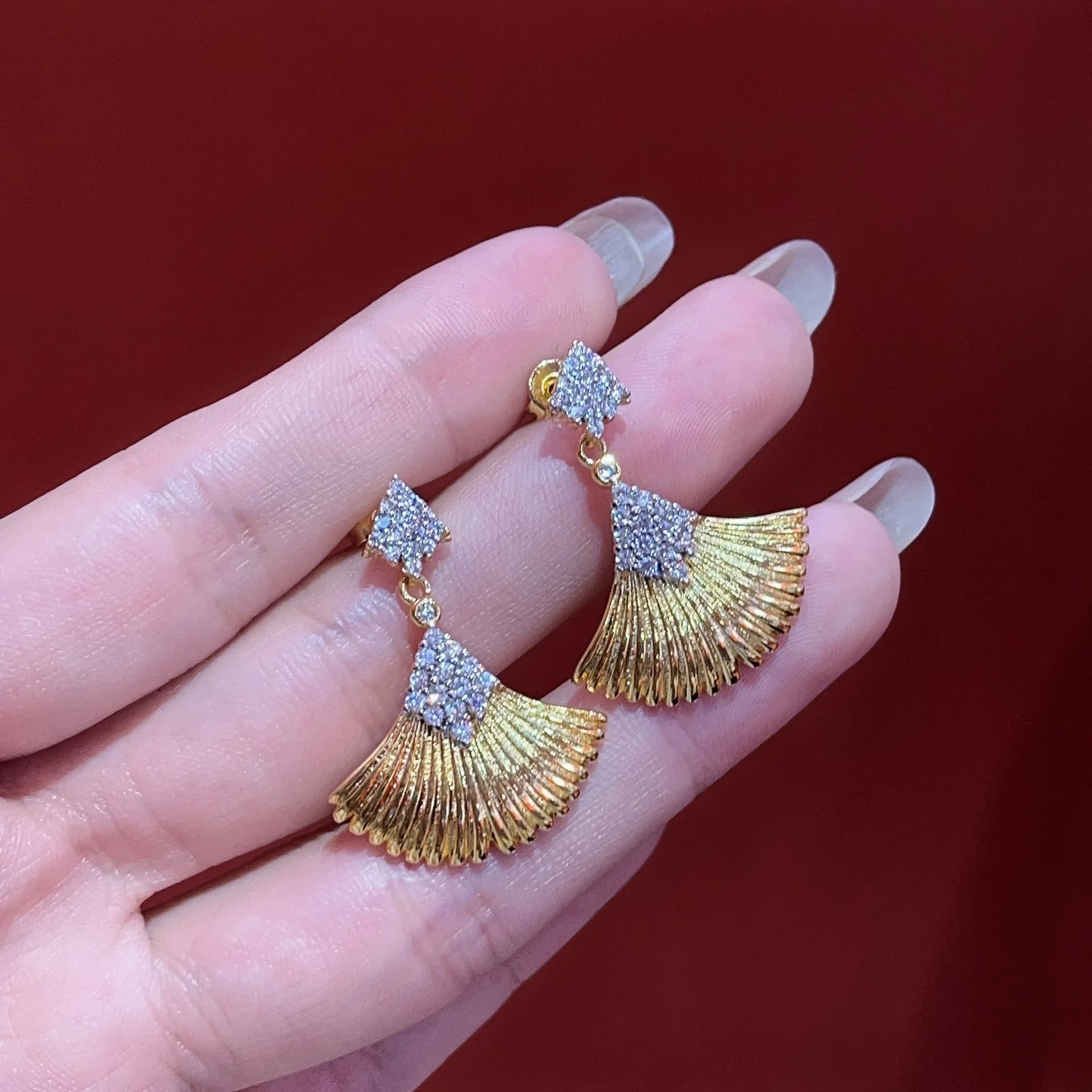 Light luxury glossy inlay diamonds fan-shaped earrings for women fashion peacock tail earring exquisite banquet jewelry gifts