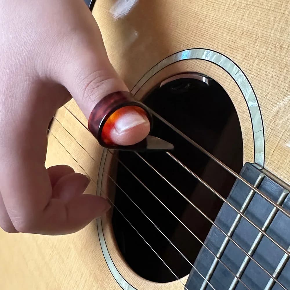 Plettri per pollice per chitarra in celluloide da 4 pezzi Plettri per dita Strumento di ricambio Accessori per chitarra elettrica Ukulele