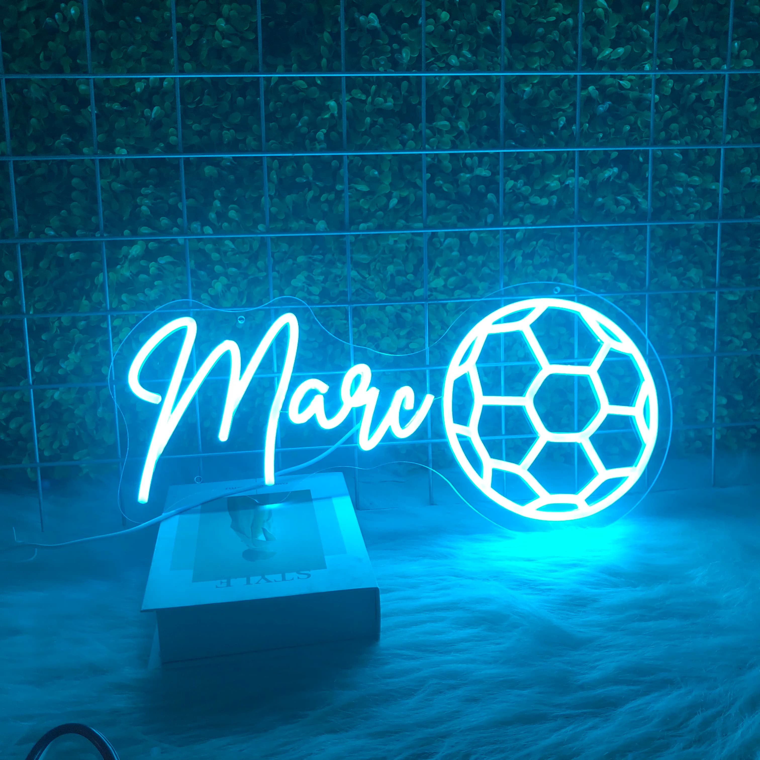 Insegna al neon personalizzata Luce al neon personalizzata Nome del calcio USB Neon per la decorazione da appendere alla parete della stanza Insegna al neon personalizzata