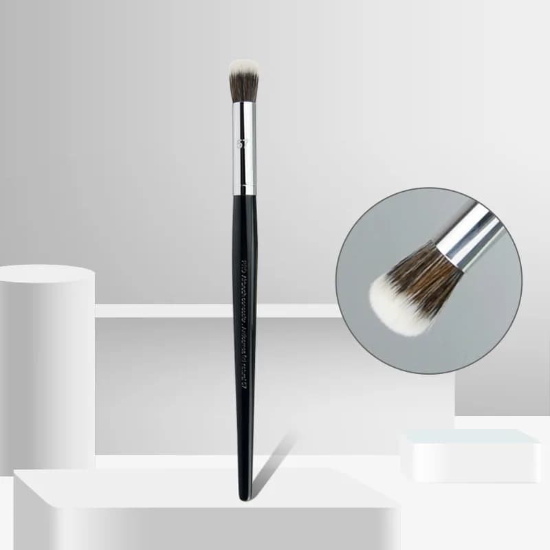 57 Round Head Clamp Brush Face Corrector Makeup Brush for Liquid Mixing Circular Polishing Mix of movements and cover imperfections