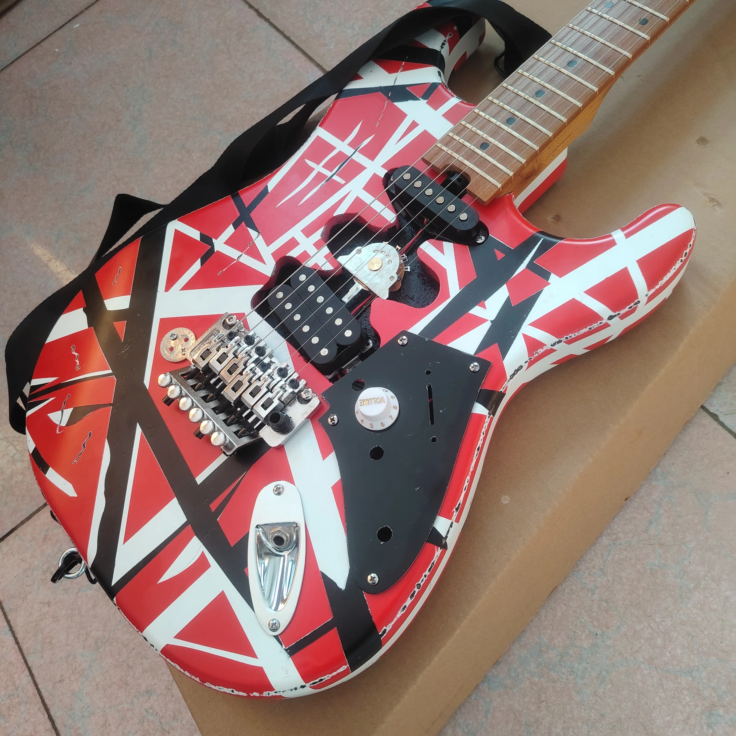 High quality Fan Hailun electric guitars, with vintage finishes, available in stock, fast delivery from local warehouses in the United States.