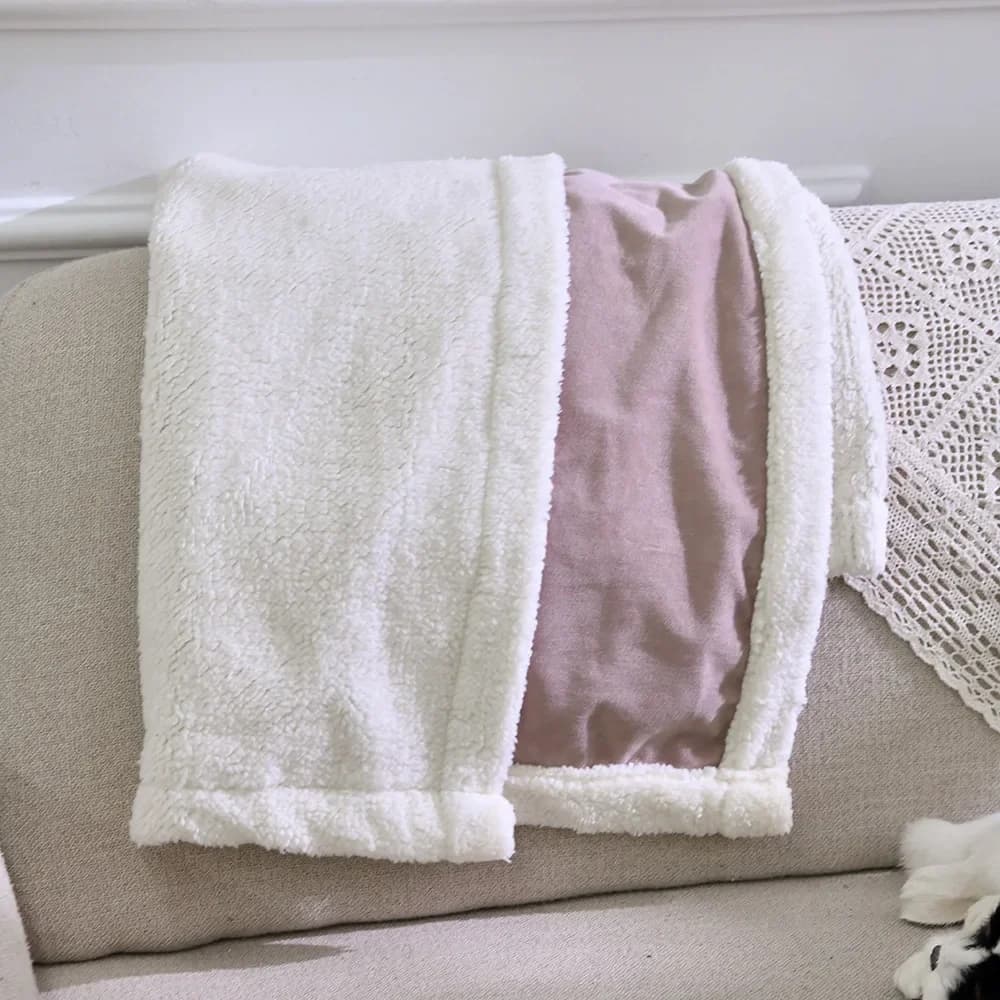 1 piece waterproof blanket for pets, warm blanket thickened with double layer, short blanket in soft velvet plush for all seasons