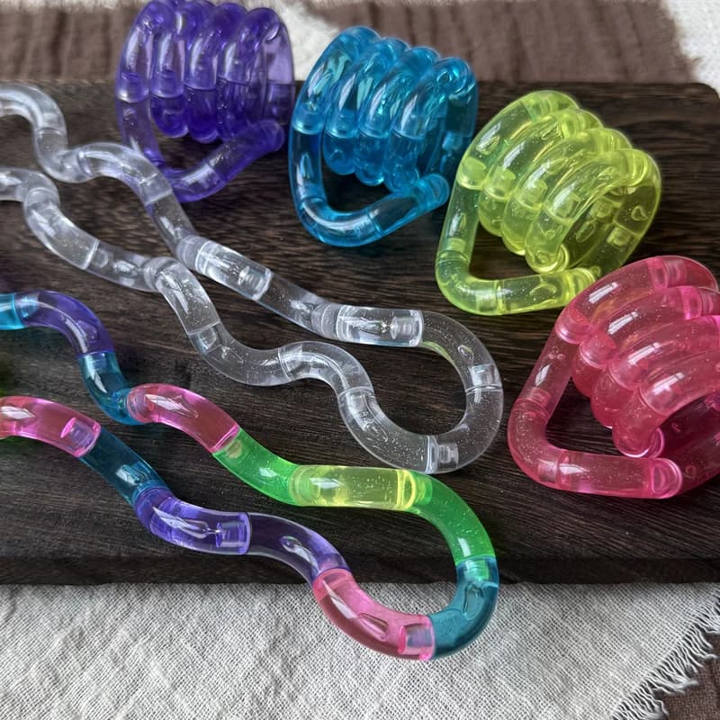 Giocattolo Antistress Colorato e Trasparente, per Alleviare lo Stress e Migliorare la Concentrazione, Ideale per Bambini e Adulti, Regalo Sorpresa Perfetto