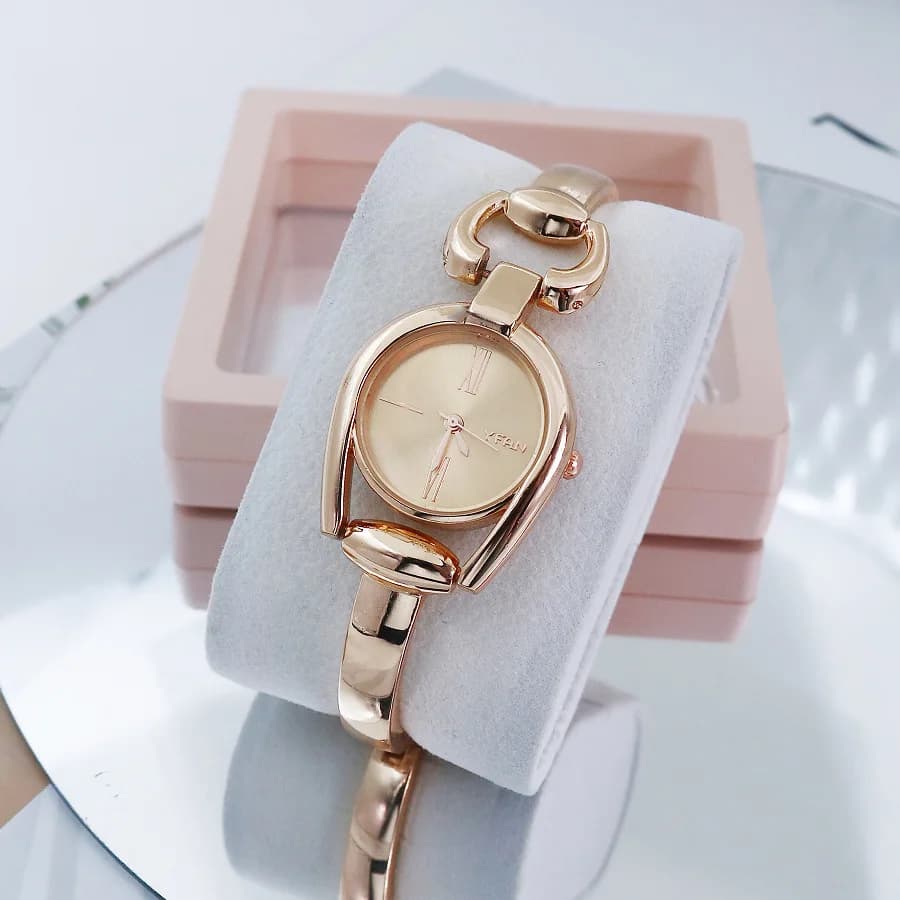 Quartz wristwatch with retro design with fashionable buttons, women's wrist watches, casual alloy strap watches Reloj Mujer Elegant