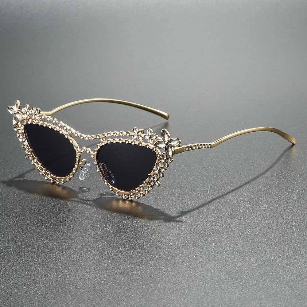 2025 Women's Luxury Sunglasses Diamond Flash Sun Shades Ladies Party Ins Fashion Metal Cat Eye Glasses UV400