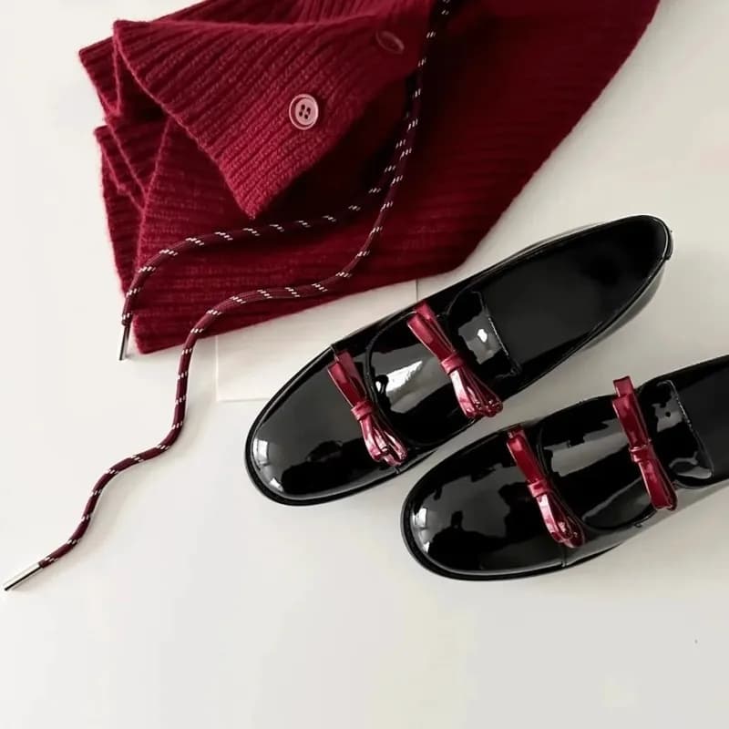 Single shoes with big heel and round woman's toe Mary Jane in British style retro with bow tie Comfortable leather moccasins for autumn victory