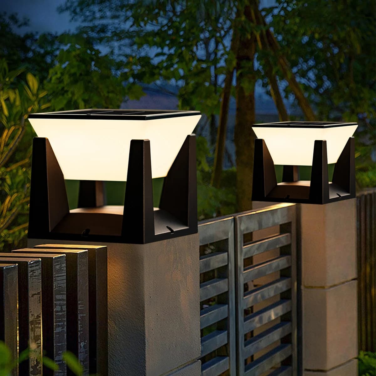 Lampada da tappo per recinzione solare Lampada da esterno per palo solare Luci a colonna Paesaggio impermeabile Illuminazione a colonna per superficie piana Patio Cortile Gard