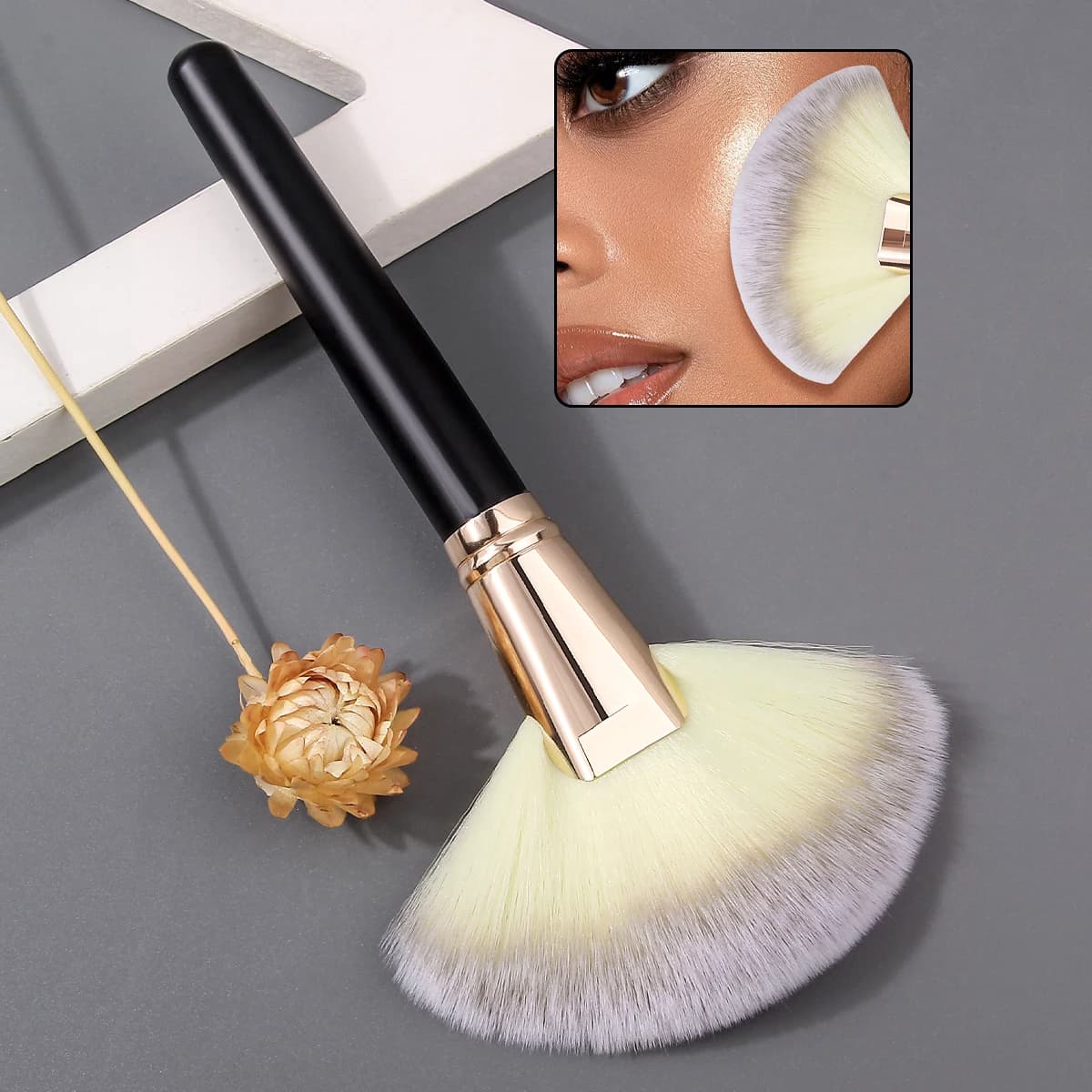 1pc extra large three colors fan brush beauty special brush soft brush brush loose brush beauty tool for beginners