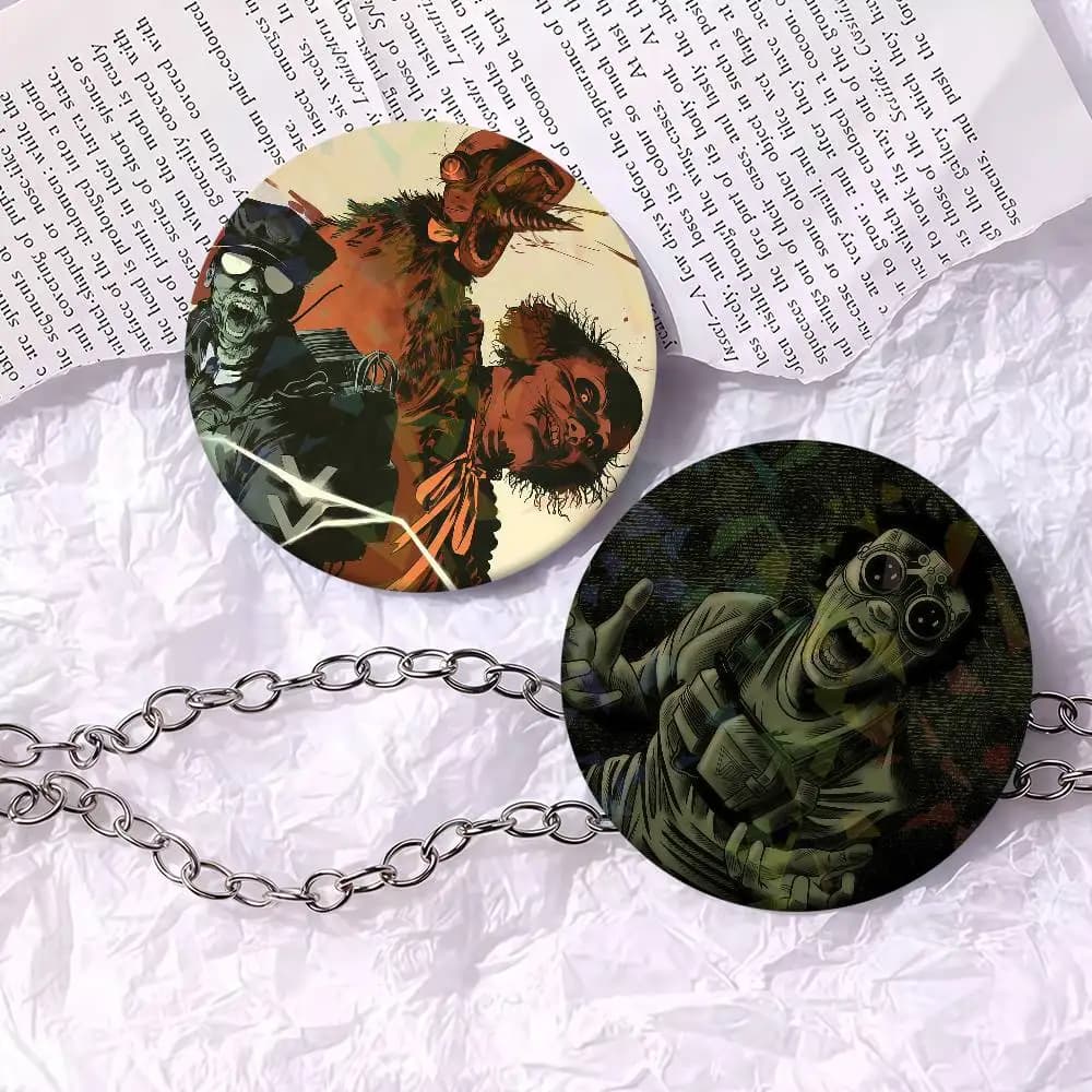 Exquisite glazed round pin with The O-Outlast T-Trials badge, ideal as a gift for clothes, hats, backpacks and accessories